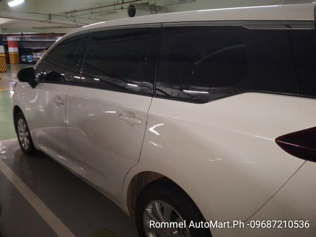 Car gallery image