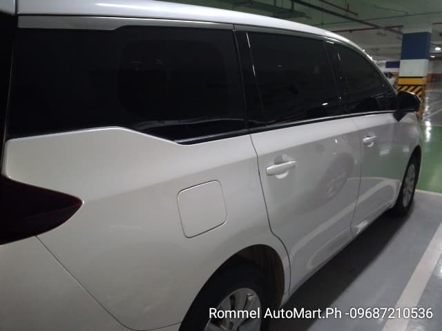 Car gallery image