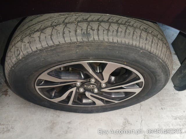 Car gallery image