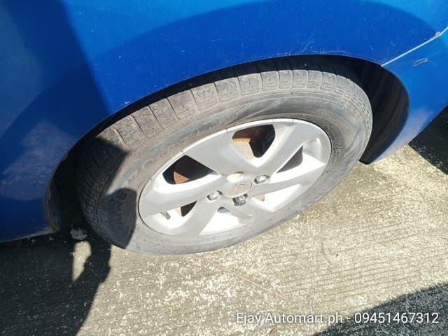 Car gallery image