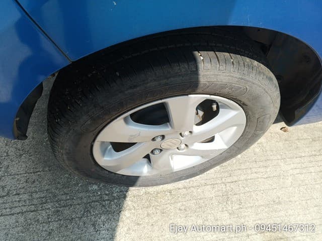 Car gallery image