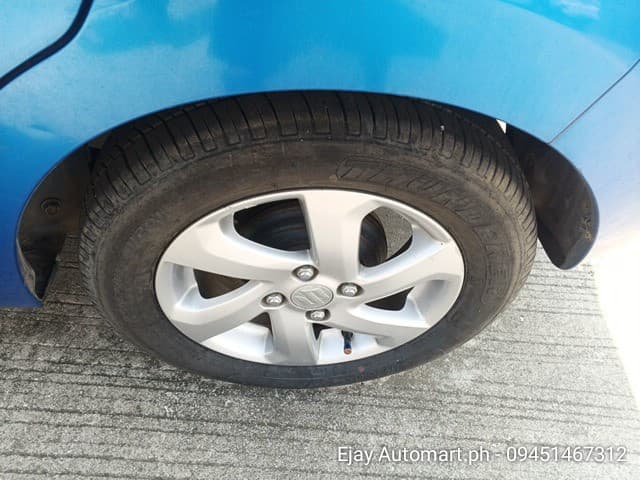 Car gallery image