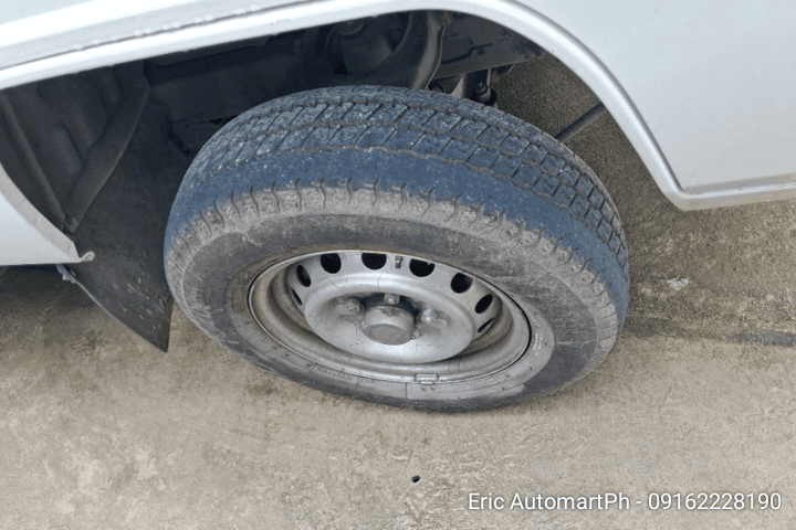 Car gallery image