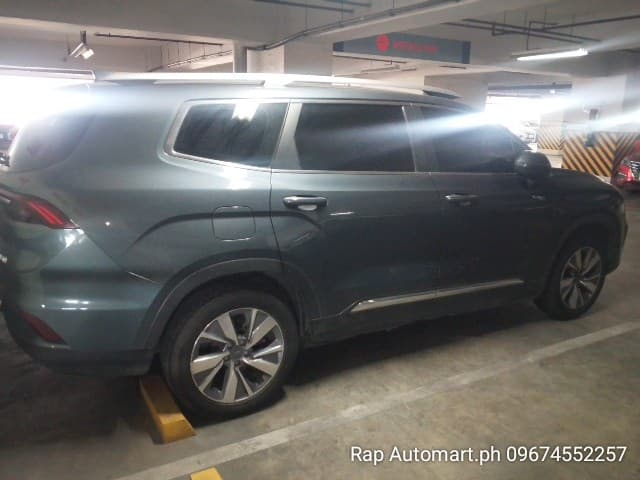 Car gallery image