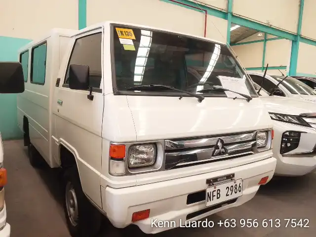 Car gallery image