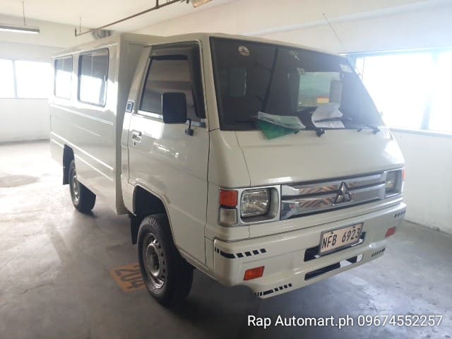 Car gallery image