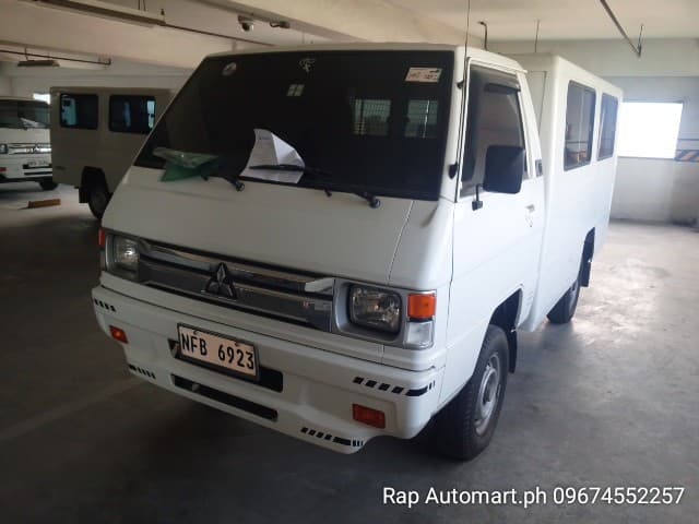 Car gallery image