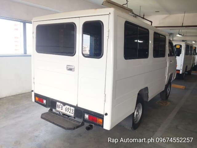 Car gallery image