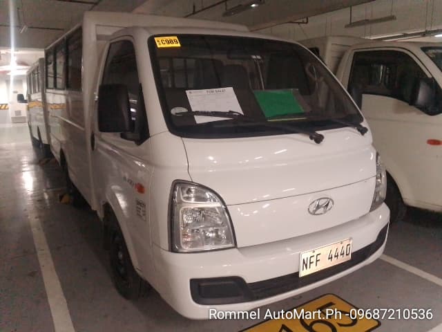 Car gallery image