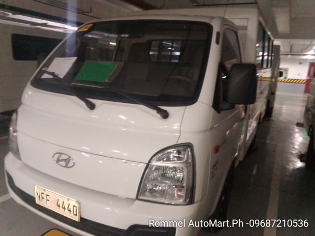 Car gallery image