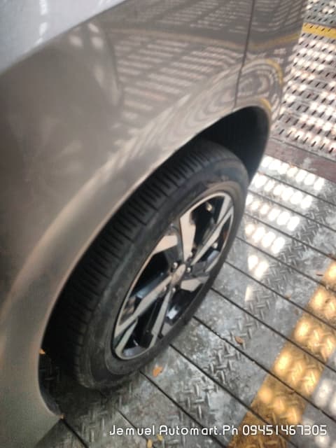 Car gallery image