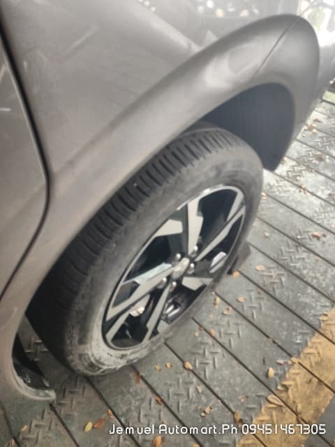 Car gallery image