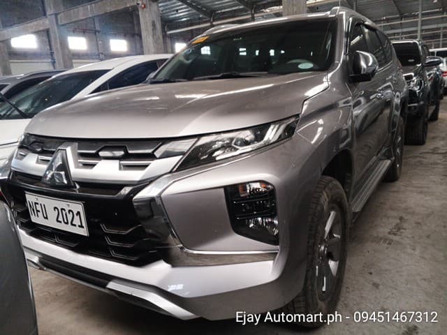 Car gallery image