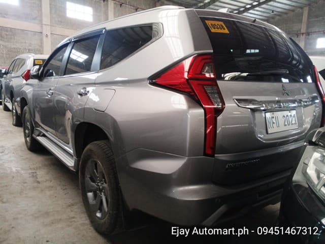 Car gallery image