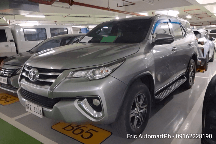 Car gallery image