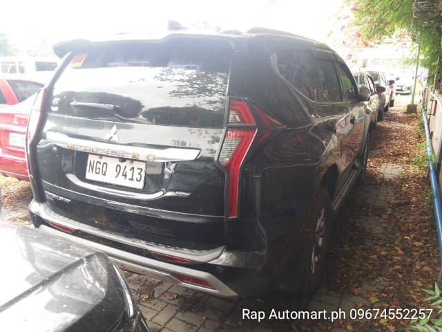 Car gallery image