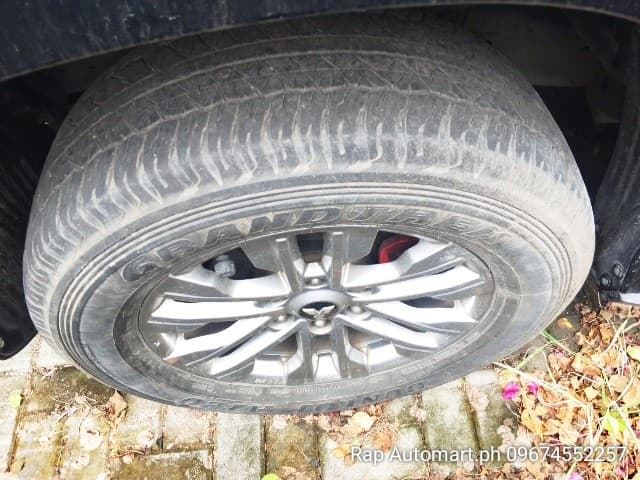 Car gallery image