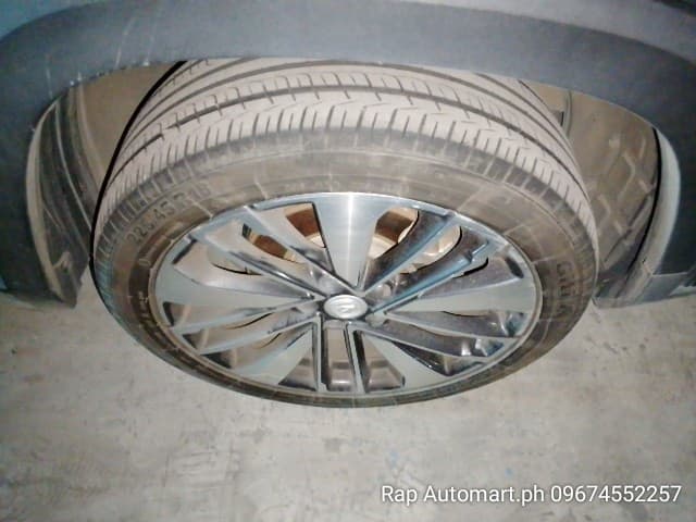 Car gallery image