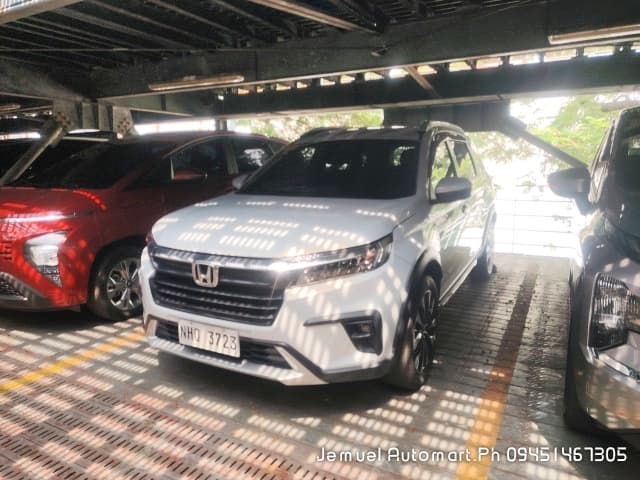 Car gallery image