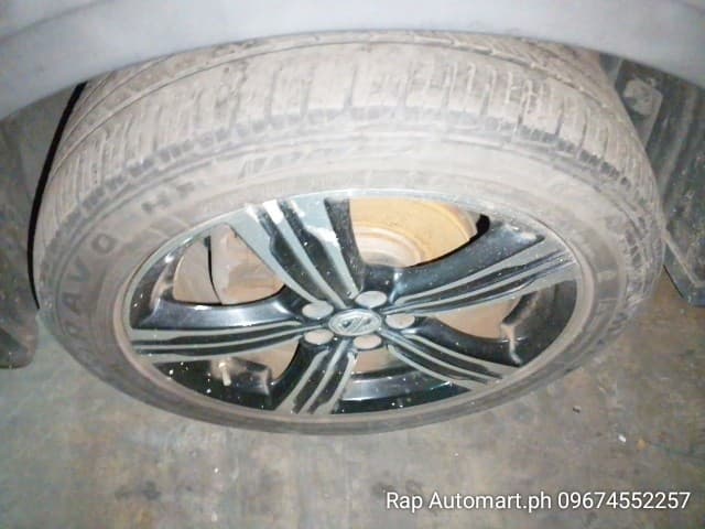 Car gallery image