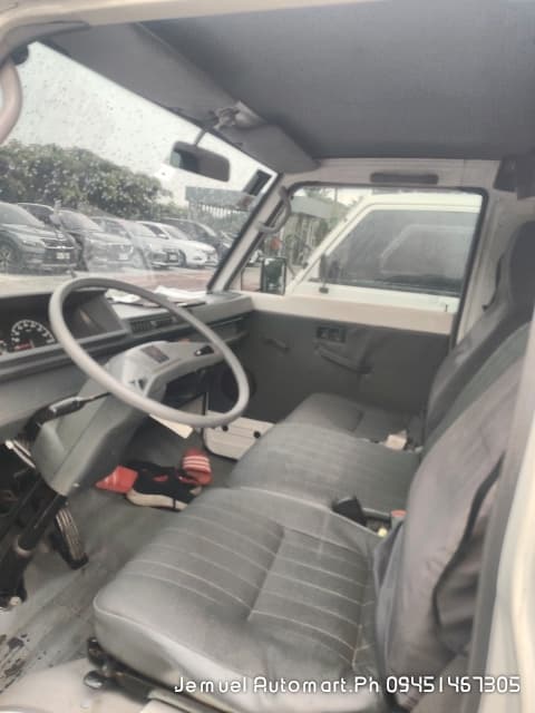 Car gallery image
