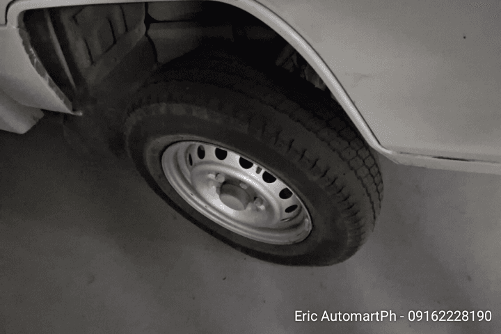 Car gallery image
