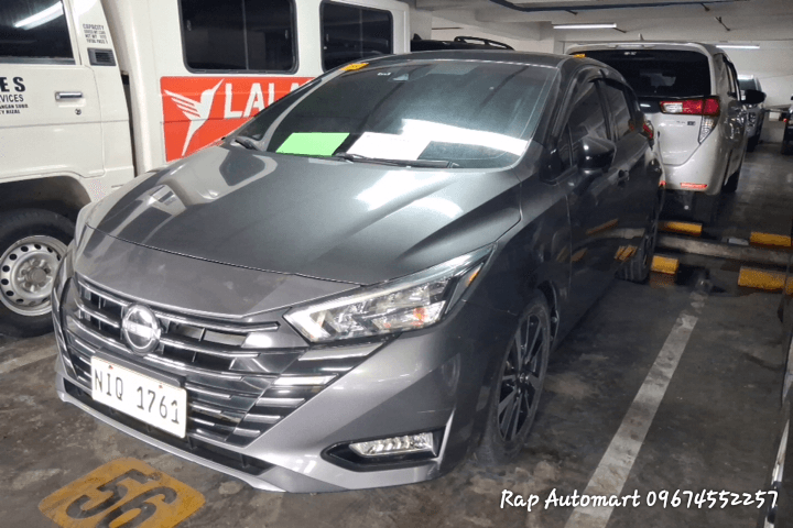 Car gallery image