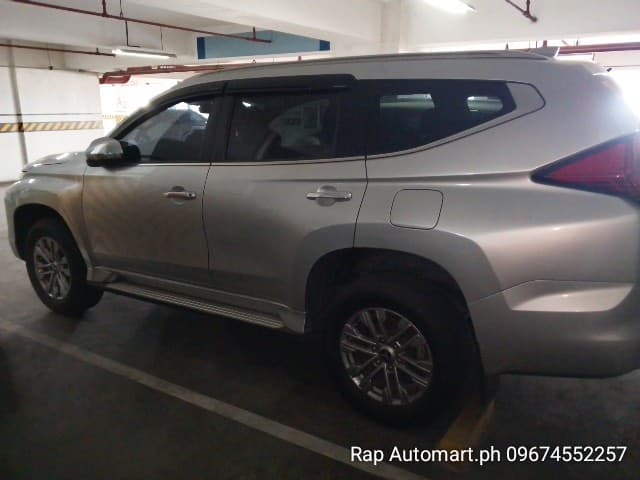 Car gallery image