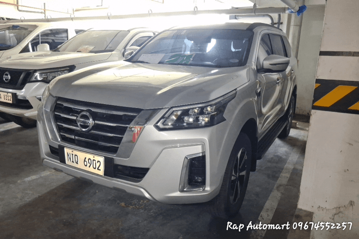Car gallery image