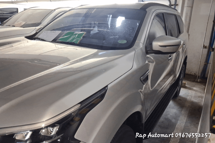 Car gallery image