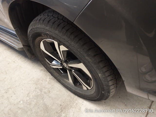 Car gallery image