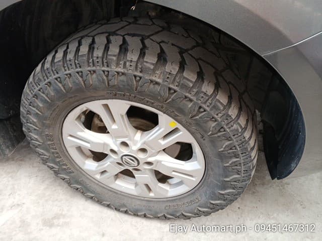 Car gallery image