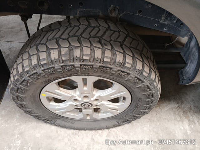 Car gallery image