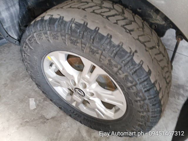 Car gallery image