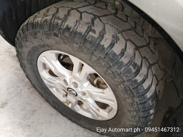 Car gallery image