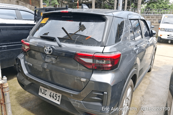 Car gallery image