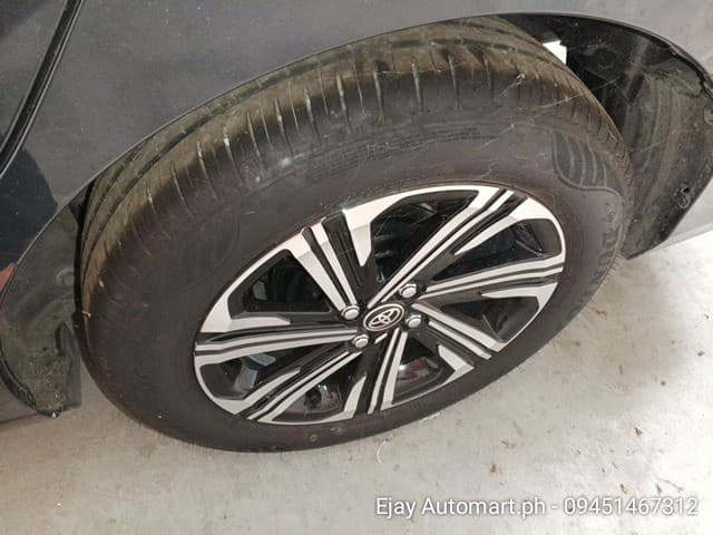Car gallery image