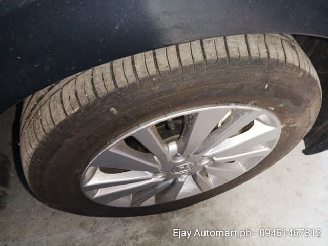 Car gallery image