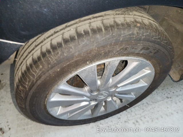 Car gallery image