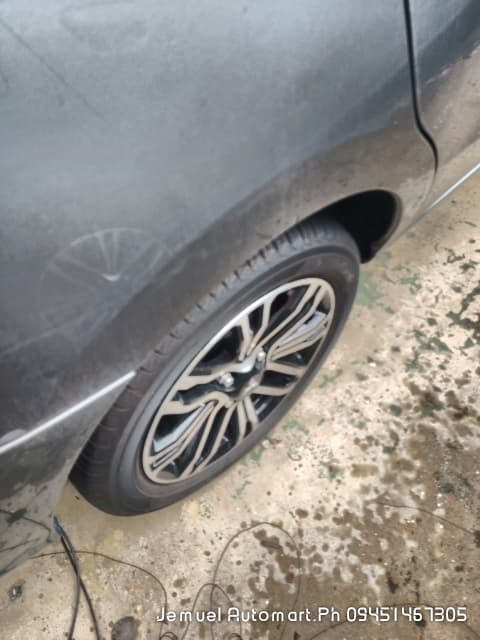 Car gallery image