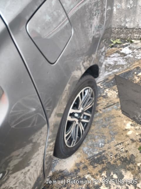 Car gallery image