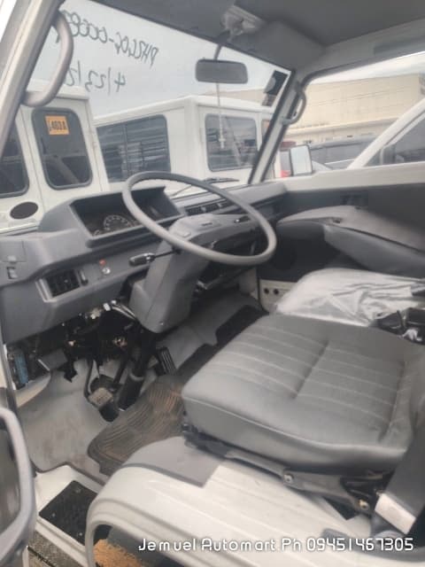 Car gallery image
