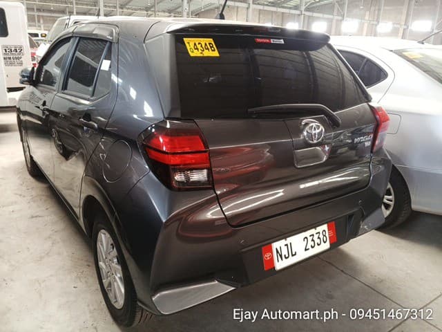 Car gallery image