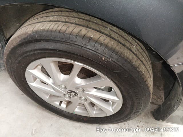 Car gallery image