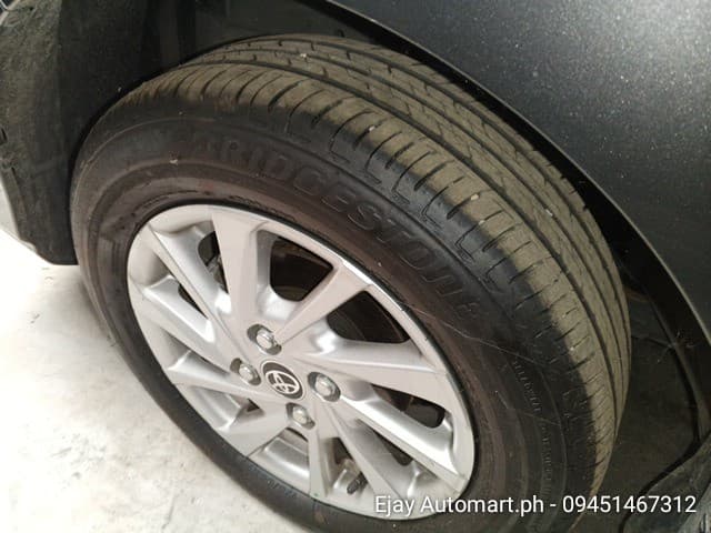 Car gallery image