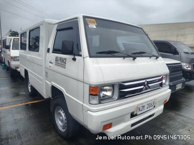 Car gallery image