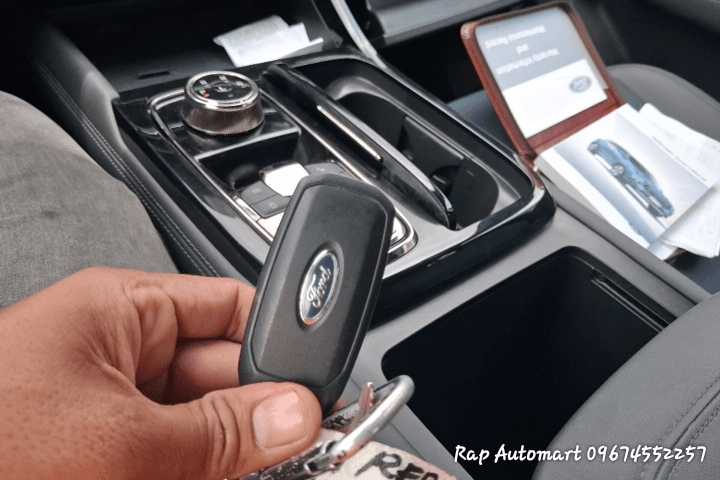 Car gallery image
