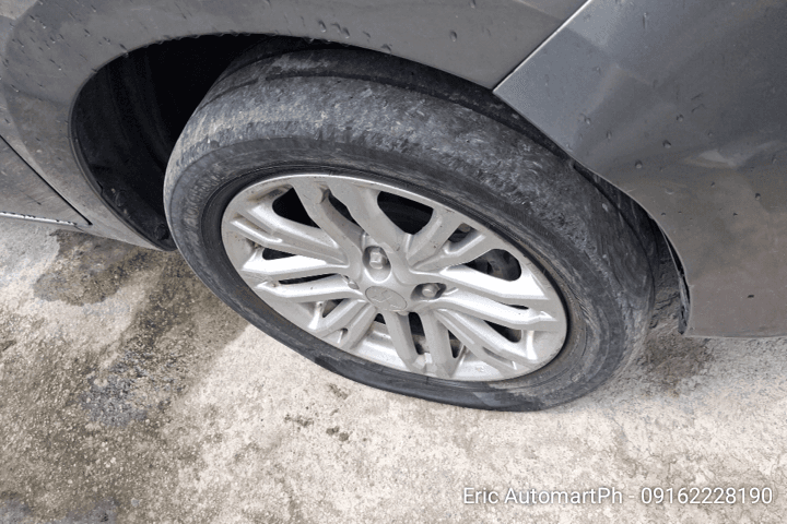 Car gallery image