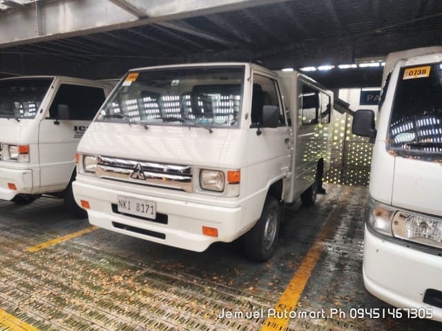 Car gallery image