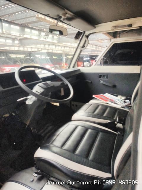 Car gallery image